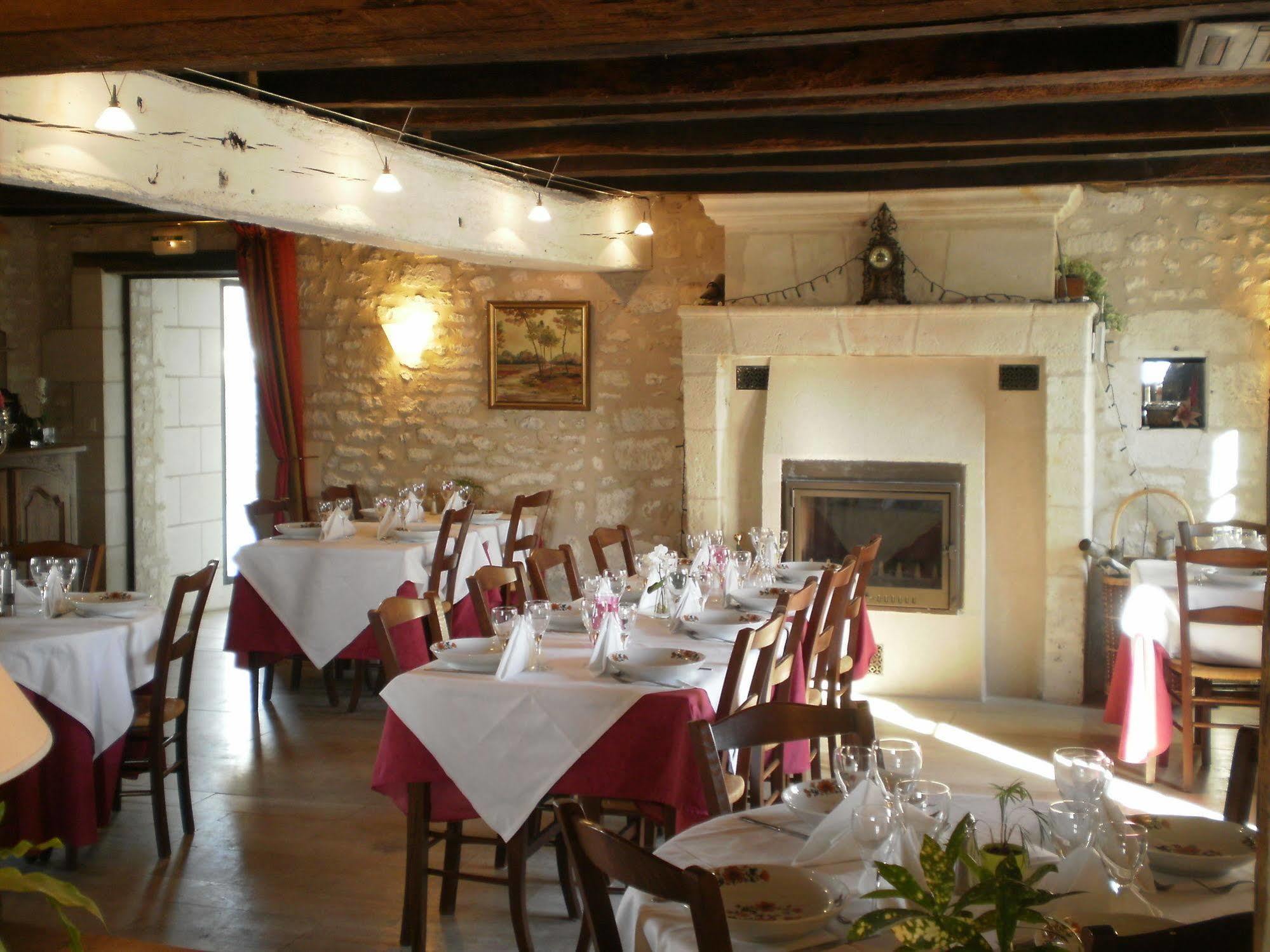 Le Pigeonnier Du Perron Hotel Availles-en-Chatellerault Esterno foto